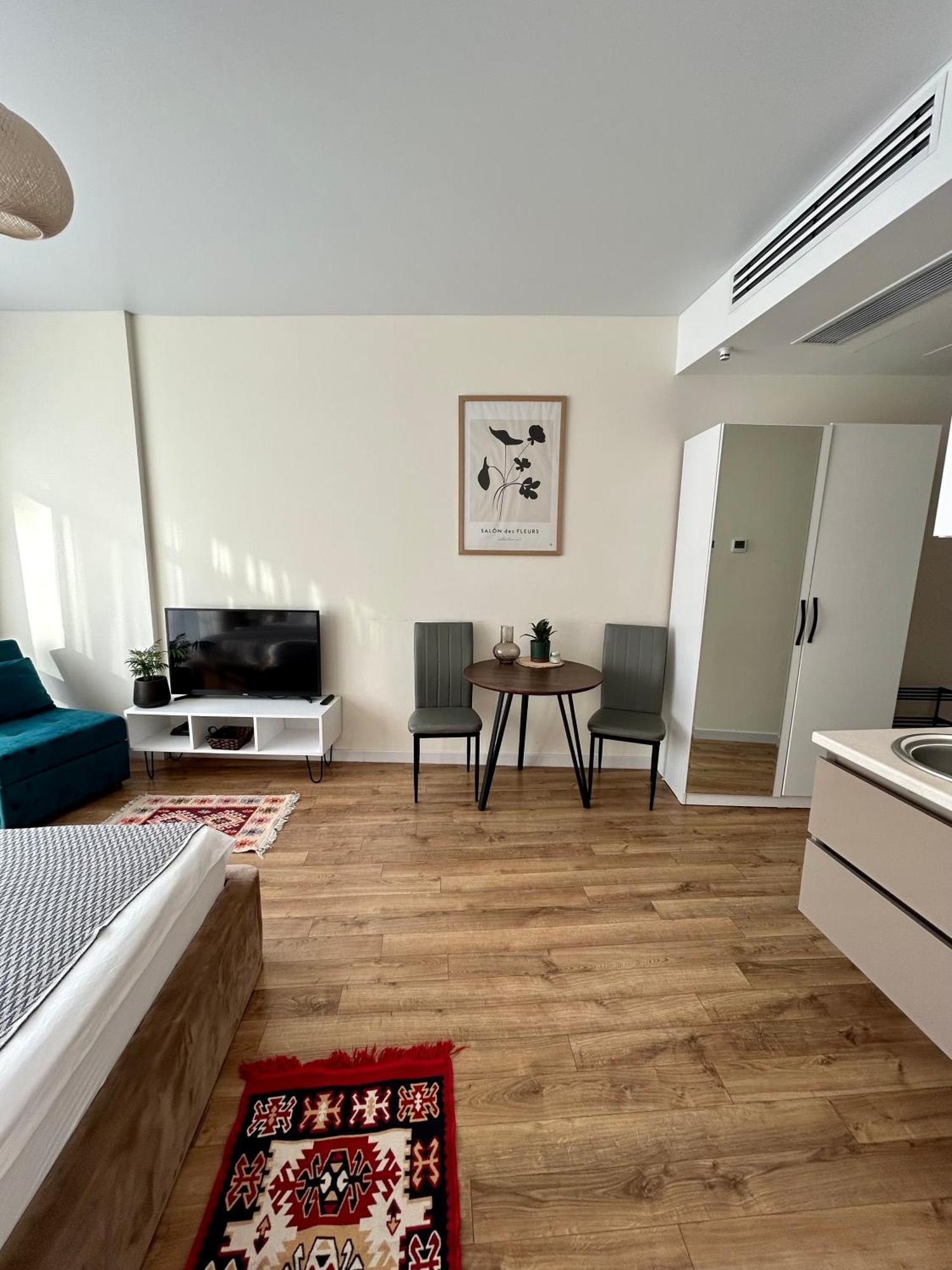 White Apartment 바투미 외부 사진